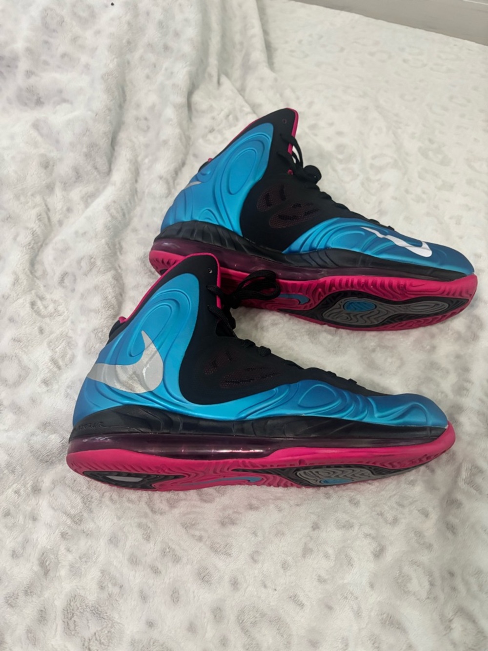 Nike Hyperposite Fireberrys without the box M8.5 excellent condition